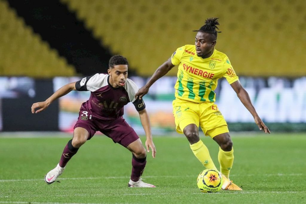 moses-simon-psg-fc-nantes