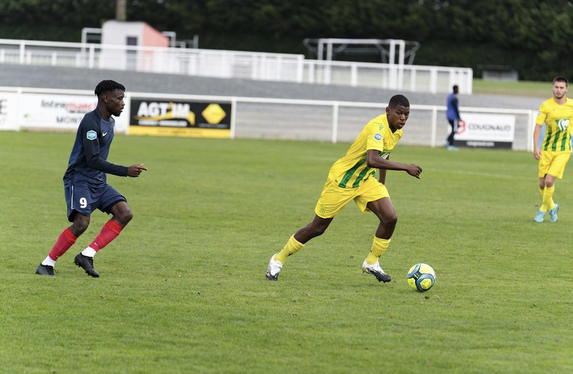 FC Nantes Lohann Doucet (milieu) intègre l'entraînement professionnel