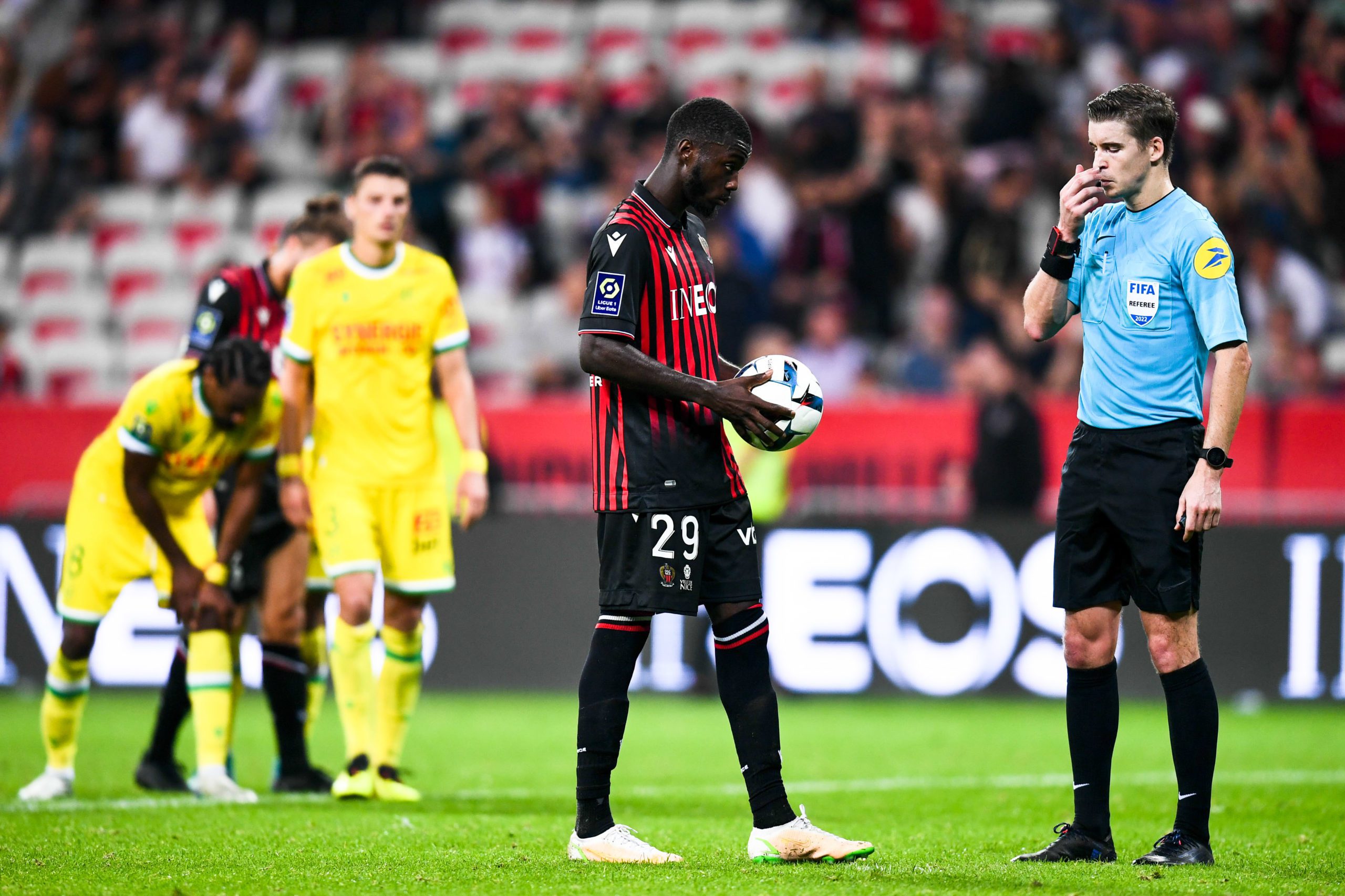 OGC Nice - FC Nantes : Dante était dans la surface lors du penalty niçois