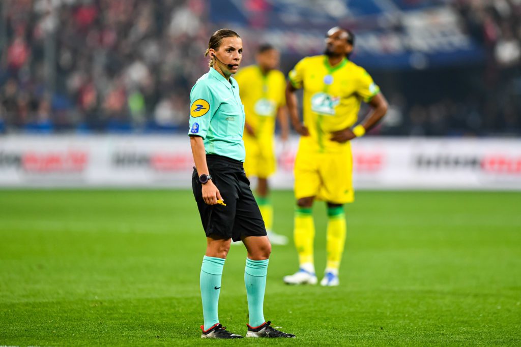 Coupe du Monde : Stéphanie Frappart et Clément Turpin écartés de la compétition en raison du parcours des Bleus