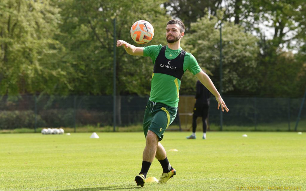 Le jeune milieu du FC Nantes Sacha Ziani part en prêt à la Roche VF (Ouest-France)