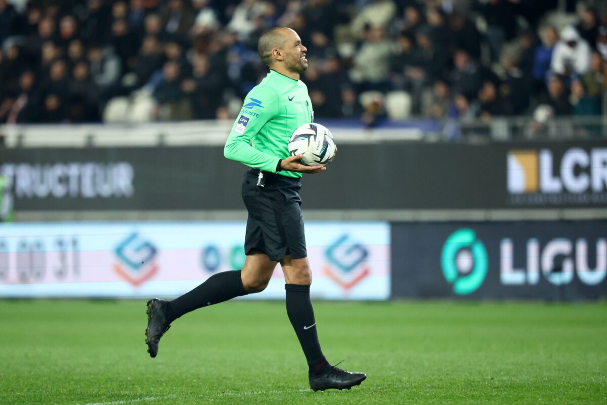 Gaël Angoula sera l'arbitre de la rencontre entre le Stade Brestois et ...