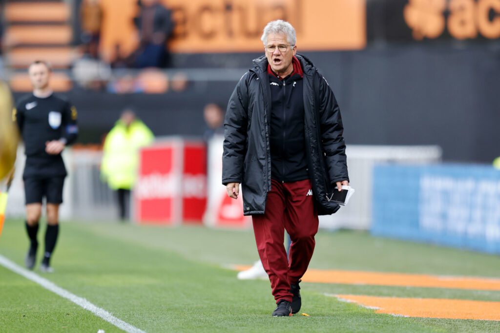 Bölöni, coach de Metz, créé la polémique avant de rencontrer le FC Nantes