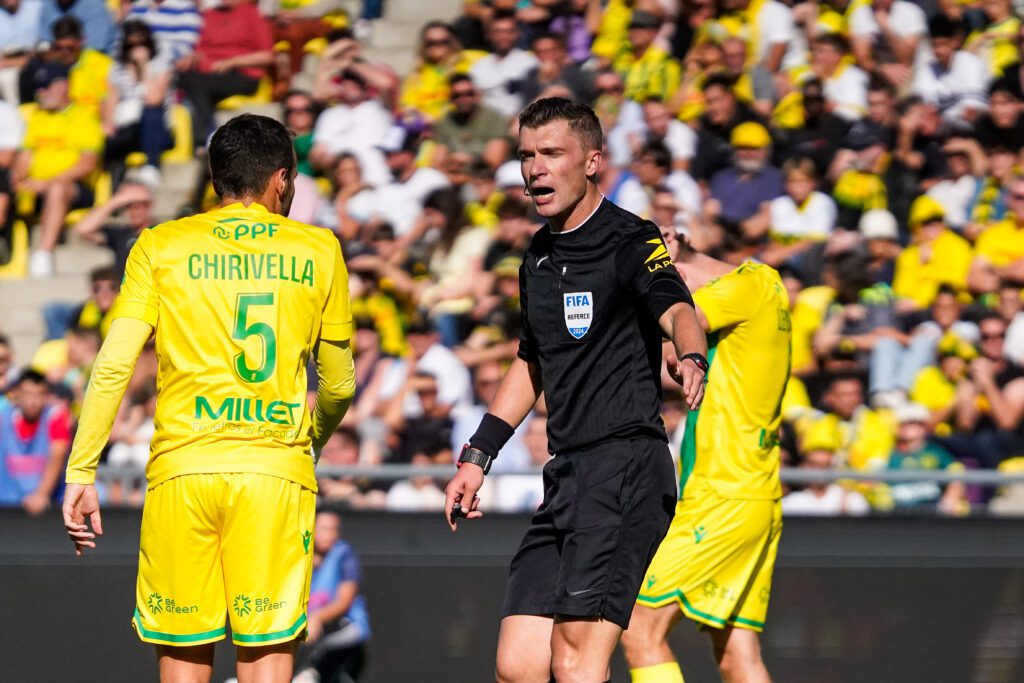 Willy Delajod, 4e arbitre le mieux noté de Ligue 1, officiera lors du derby entre le FC Nantes et Angers