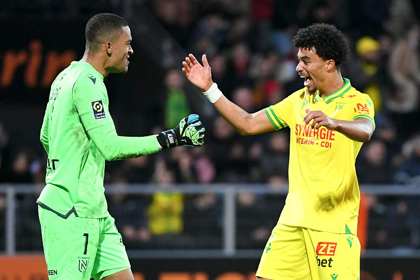 FC Nantes. Officiel : le frère de Nathan Zézé signe un contrat de ...