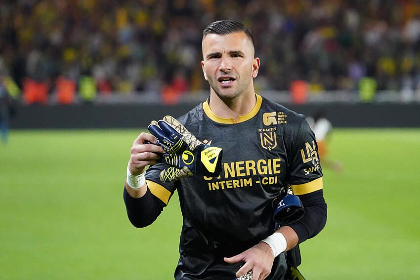 « Chacun est libre de faire son choix, moi je fais partie de ceux qui ne le comprennent pas » – Anthony Lopes critique la signature de Quentin Merlin et Valentin Rongier au Stade Rennais