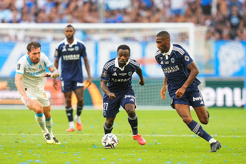 Simon titulaire, Otavio sur le banc... Découvrez la compo probable du Paris FC face au FC Nantes, selon L’Équipe