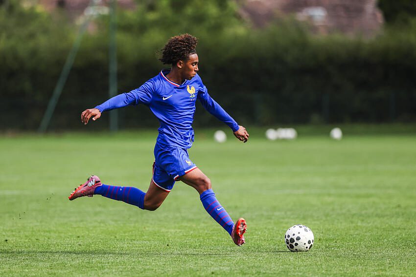 FC Nantes : deux jeunes canaris brillent avec l’équipe de France U-17