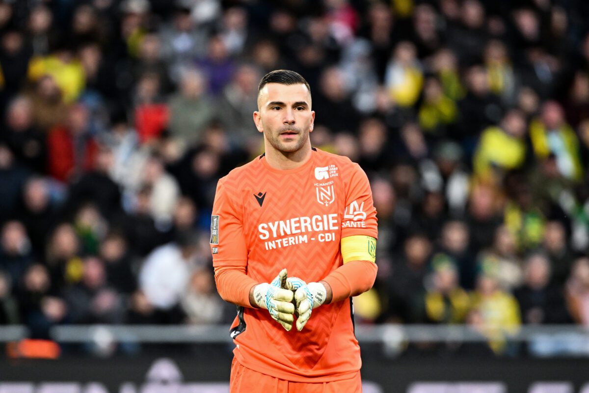 « Pour moi, il reste 11 matchs, pas 9 » : Anthony Lopes veut arracher les barrages