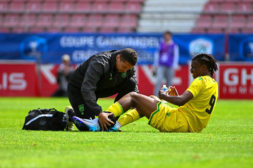 Le FC Nantes adresse un message de soutien à l’un de ses jeunes transporté à l’hôpital sur blessure