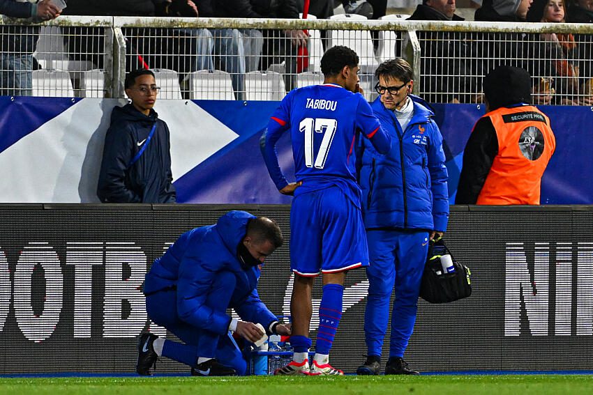 Dehmaine Tabibou est sorti sur blessure avec les Espoirs face à l’Islande