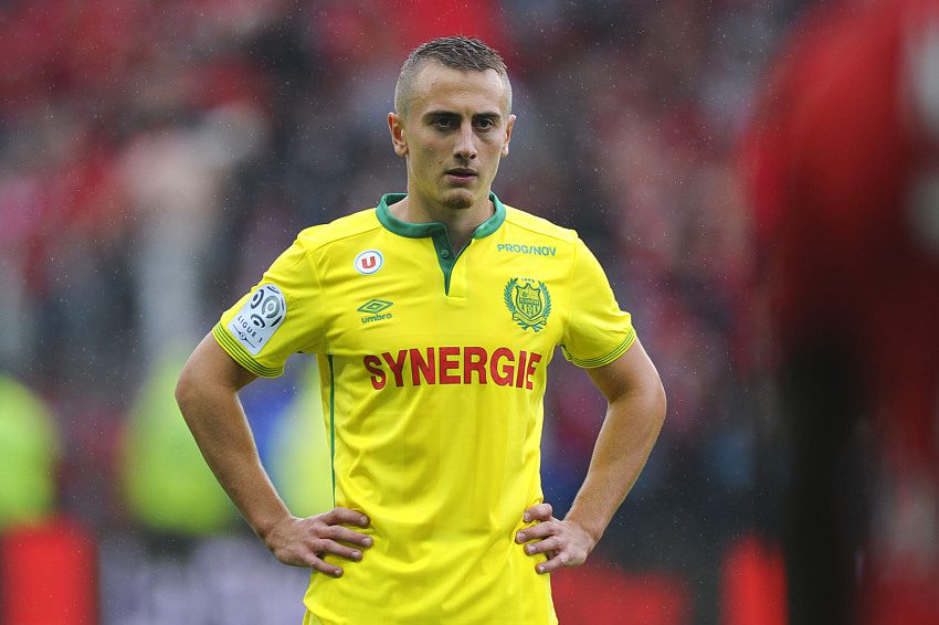 « Il était sur les toilettes avec une clope et vodka Red Bull » : l’anecdote folle de Rongier au FC Nantes