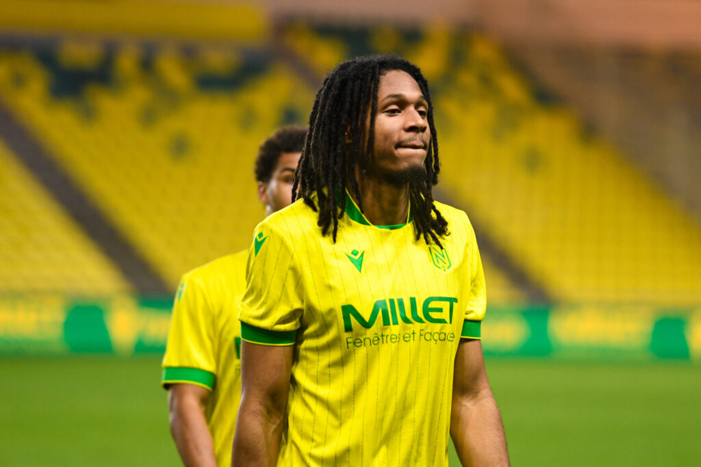 FC Nantes. Taïgy Dugard signe son premier contrat professionnel chez les Canaris