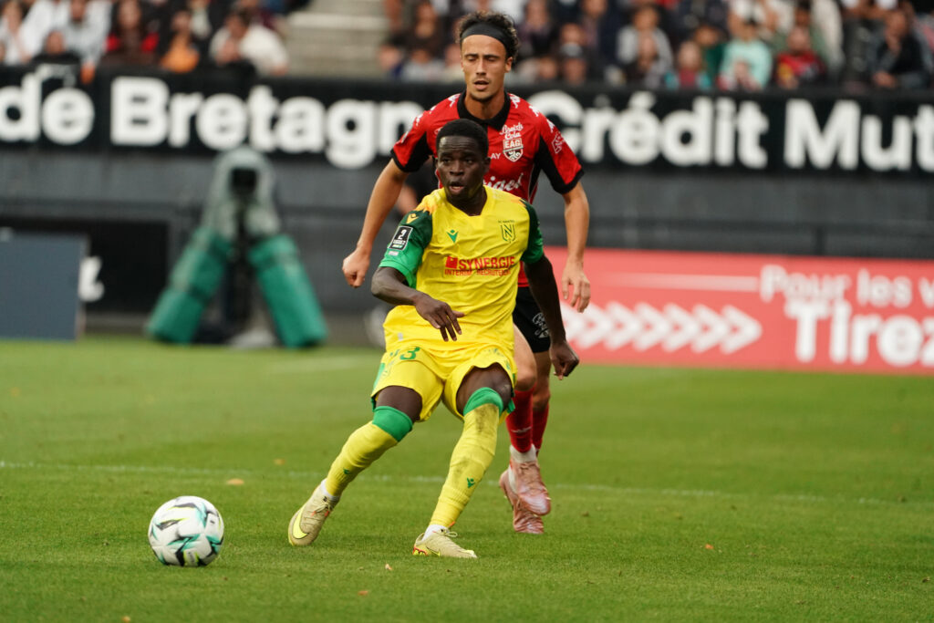 Mené 2-0 à Guingamp, le FC Nantes tout proche de la victoire pour la première de Grégory Poirier