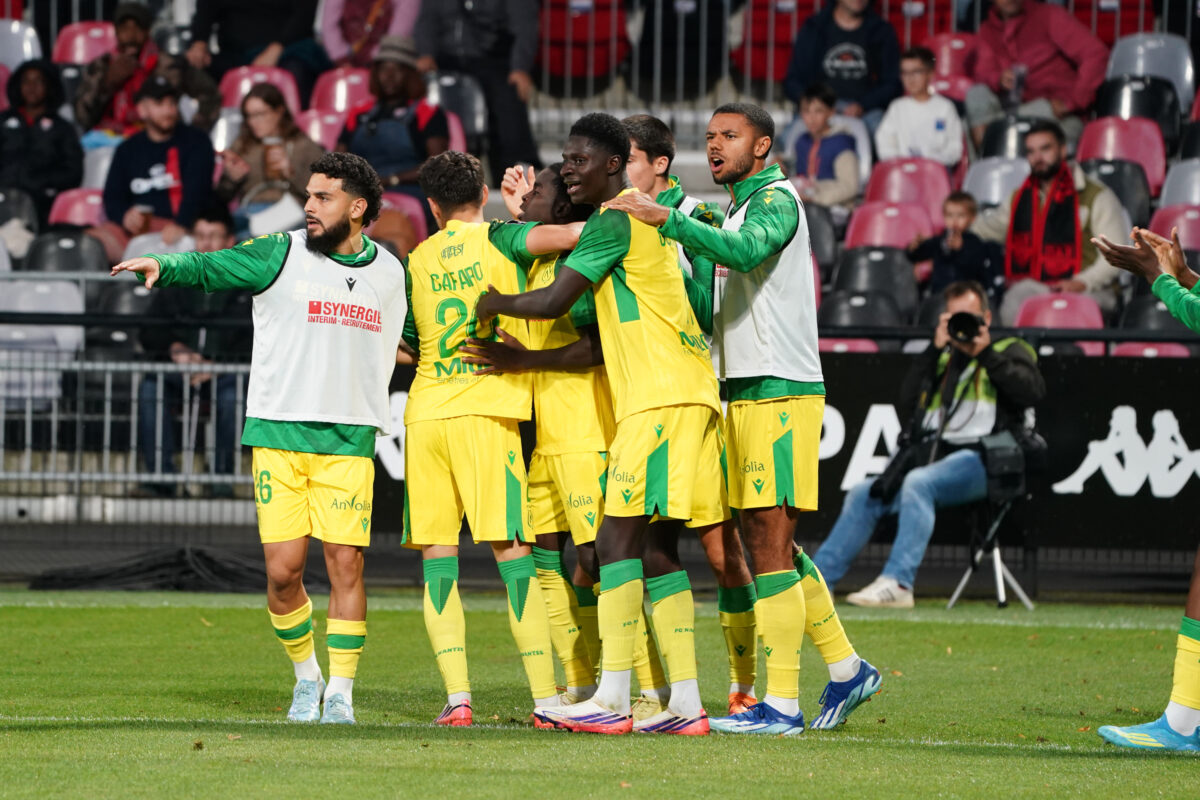 Mené 2-0 à Guingamp, le FC Nantes tout proche de la victoire pour la première de Grégory Poirier