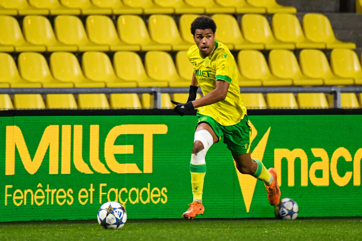 Mercato. Loan Merrifield signe son premier contrat professionnel avec ...