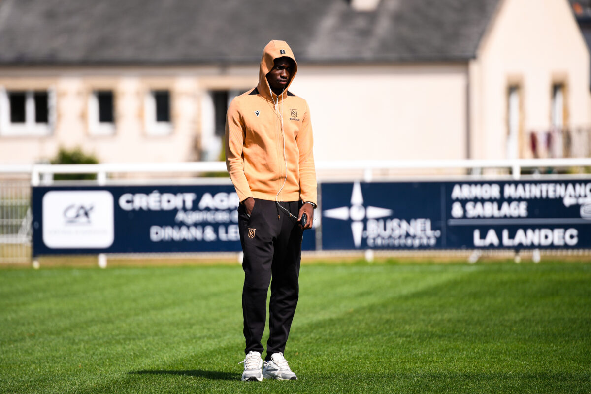 Prêté au Royal Antwerp par le FC Nantes, Bahmed Deuff expulsé... après deux cartons jaunes en deux minutes
