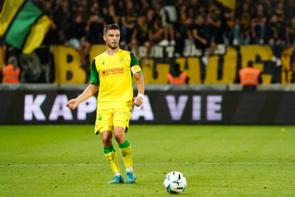 FC Nantes : « On a vu des mecs qui se sont battus les uns pour les autres », encense Frédéric Guilbert après la victoire à Boulogne
