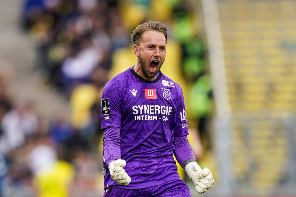 FC Nantes : « Ce n’est pas du tout une rupture, c’était un choix », Grégory Poirier explique la titularisation de Patrik Carlgren